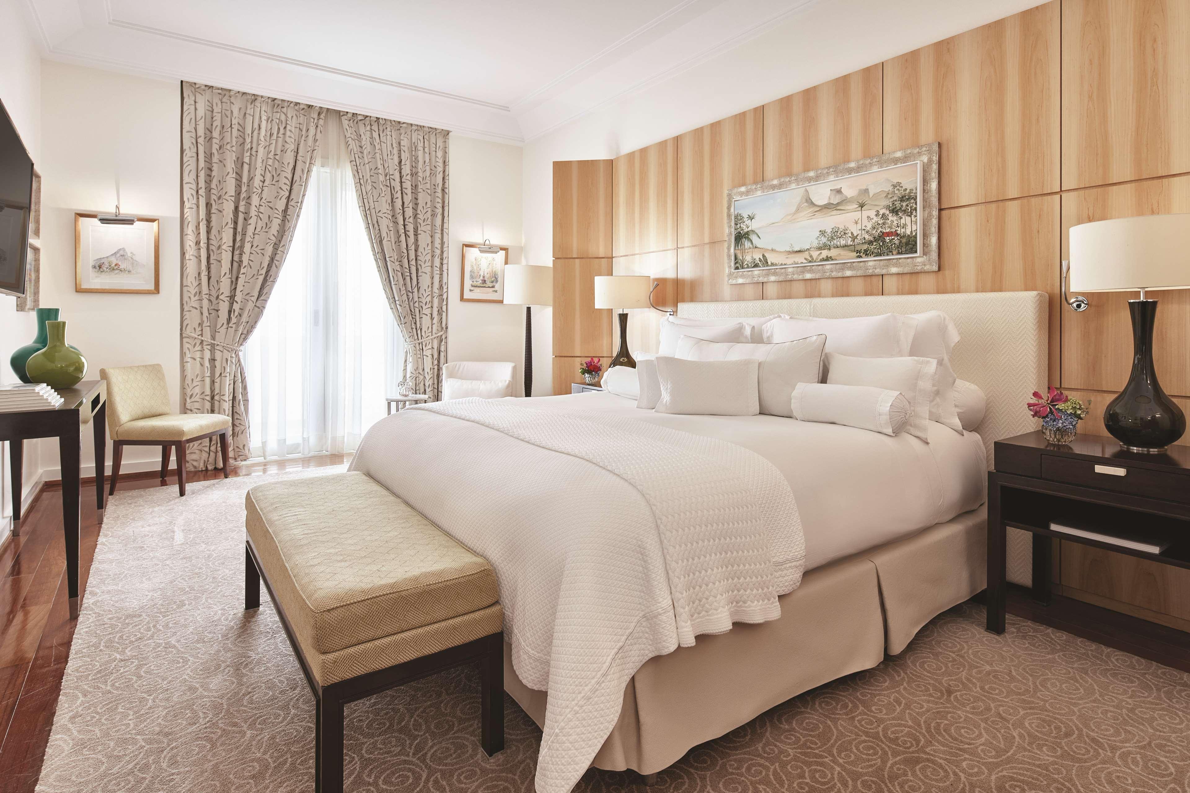 Copacabana Palace, A Belmond Hotel, 리오데자네이루 외부 사진 A bedroom at the Four Seasons Hotel