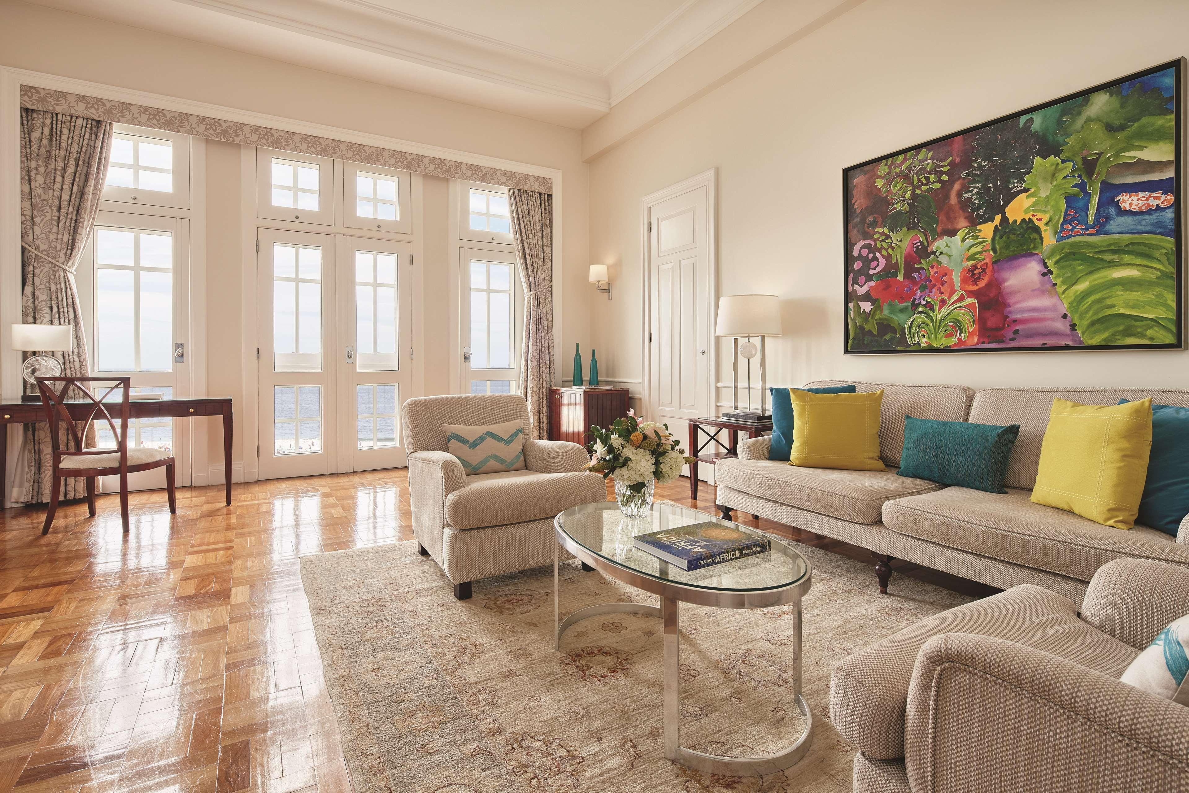 Copacabana Palace, A Belmond Hotel, 리오데자네이루 외부 사진 A living room at the Mandarin Oriental, Athens
