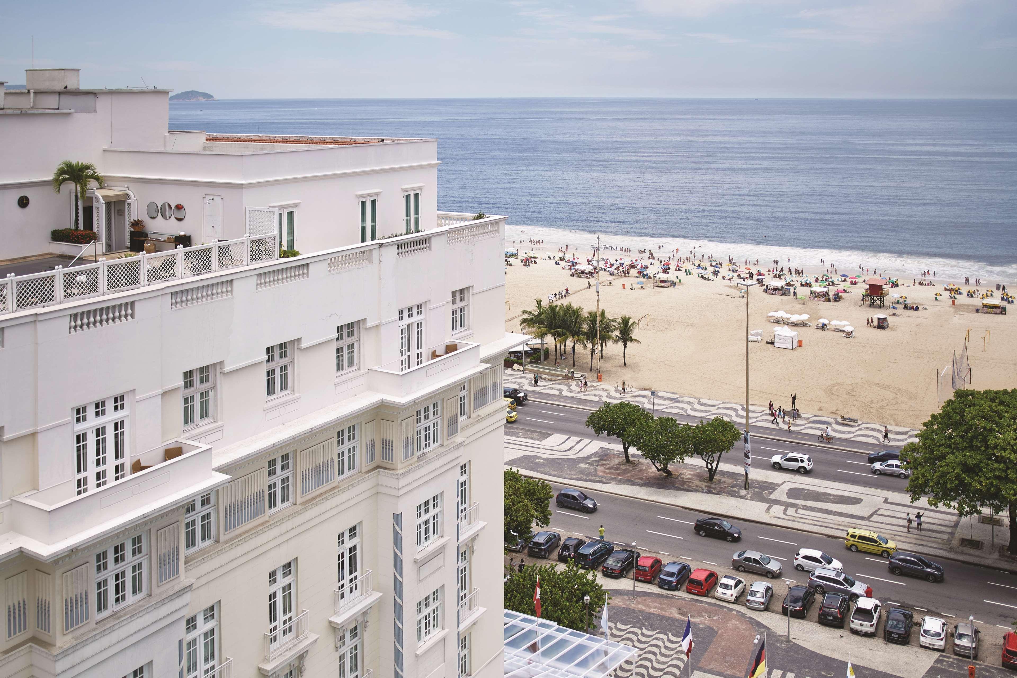 Copacabana Palace, A Belmond Hotel, 리오데자네이루 외부 사진 The hotel and the beach