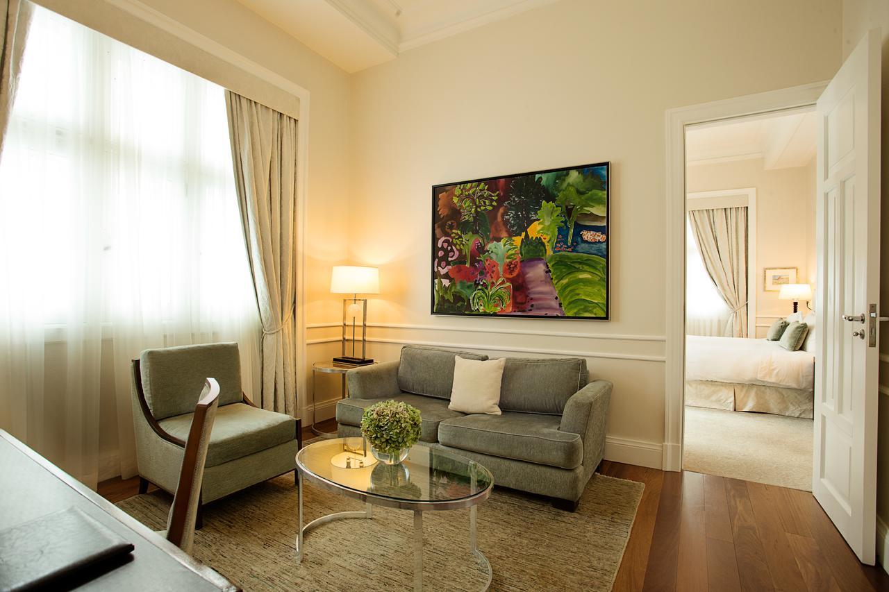 Copacabana Palace, A Belmond Hotel, 리오데자네이루 외부 사진 A suite at the Mandarin Oriental, Singapore