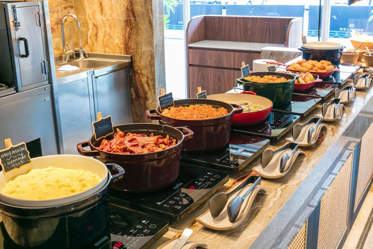 Copacabana Palace, A Belmond Hotel, 리오데자네이루 외부 사진 A buffet at a hotel